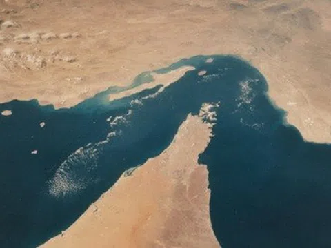 Mỹ cảnh báo Iran: Đóng cửa eo biển Hormuz là tự sát về kinh tế