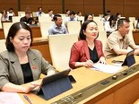 Quốc hội đồng ý cho địa phương được duyệt chủ trương đầu tư sân bay, cảng biển