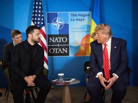 Tổng thống Mỹ, Ukraine gặp nhau bên lề thượng đỉnh NATO