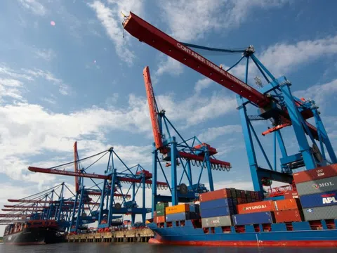 Việt Nam trong cuộc tái cấu trúc chuỗi cung ứng toàn cầu dưới ảnh hưởng chiến tranh thương mại Mỹ - Trung