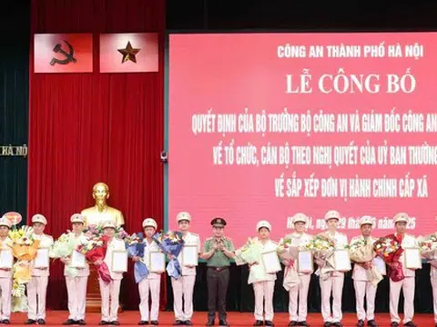 Công an Hà Nội ra mắt 126 Trưởng Công an cấp xã