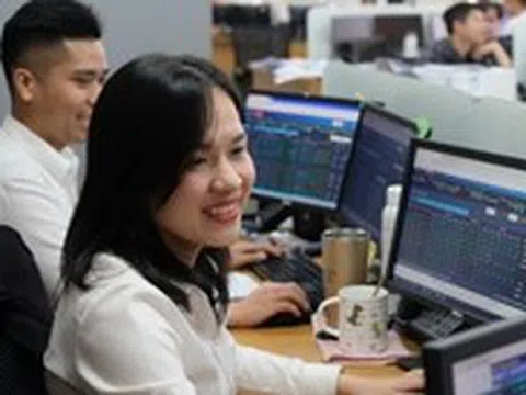 Ồ ạt lao vào mua cổ phiếu, cửa lời đang mở to hay rủi ro rình rập?
