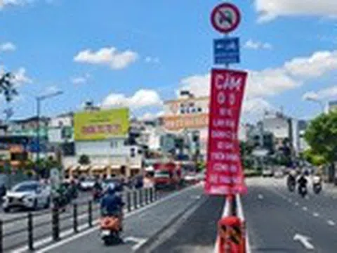 Cho xe máy rẽ trái từ đường Cộng Hòa vào nhà ga T3, đường sá thông thoáng hơn