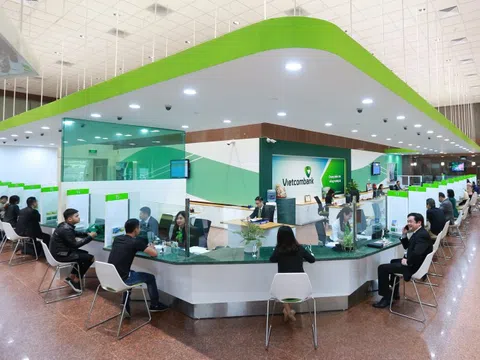Sự ảnh hưởng của tỷ lệ dư nợ tín dụng trên tổng tài sản và cơ cấu lĩnh vực cho vay theo ngành nghề đến hiệu quả hoạt động của Vietcombank