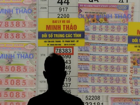 Chàng trai Bình Thuận tìm kiếm người vé số dạo sau khi nhận kết quả sổ xố ngày 27/6