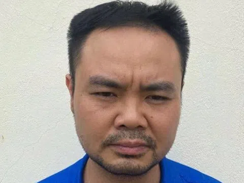 Bắt một giám đốc chi nhánh văn phòng đăng ký đất đai
