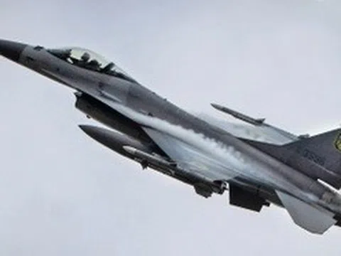 Tiêm kích F-16 thứ 4 bị rơi: Ukraine vào thế "ngồi trên đống lửa"