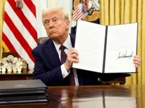 Ông Trump ký sắc lệnh chấm dứt trừng phạt Syria sau 20 năm