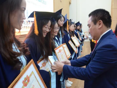 Chất lượng đào tạo chương trình cử nhân tài năng: Đánh giá từ mức độ hài lòng của sinh viên Trường Đại học Kinh tế, Đại học Huế