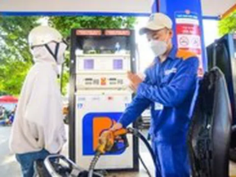 Giá xăng dầu đồng loạt giảm mạnh tới 1.000 đồng/lít