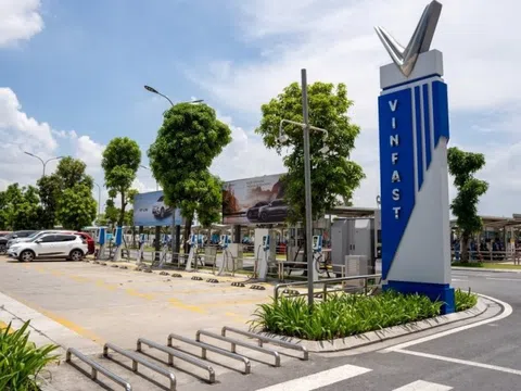 Ông Phạm Nhật Vượng và hành trình xây "mạch máu" cho xe điện trên khắp Việt Nam