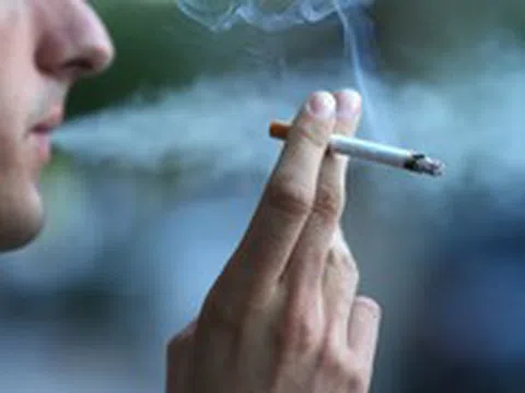 Hút thuốc trong phòng khách sạn: cảnh báo cháy nệm hay chuyện bé xé ra to?