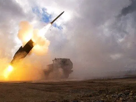 Mỹ đóng băng viện trợ vũ khí: Ukraine loay hoay "vá" lỗ hổng phòng thủ