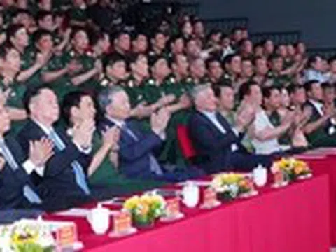 Tổng Bí thư Tô Lâm dự giao lưu nghệ thuật Khắc ghi lời Bác - vang nhịp quân hành