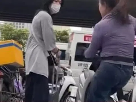 Người bán trà đá đuổi cô gái đứng trên vỉa hè Hà Nội bị phạt 2,5 triệu