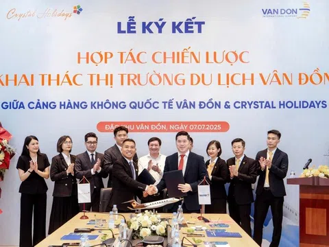 Crystal Holidays và Cảng Hàng không Quốc tế Vân Đồn ký hợp tác phát triển du lịch