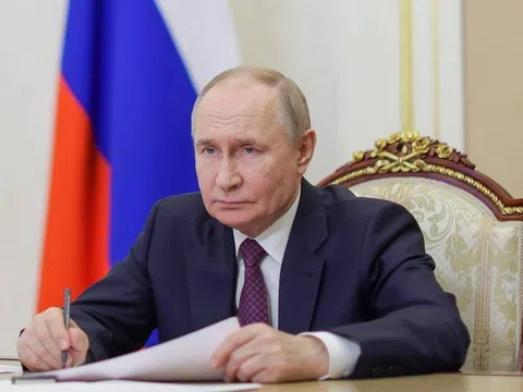 Ông Putin ký sắc lệnh cho phép người nước ngoài nhập ngũ