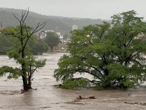 Lũ quét lịch sử tại Texas: Chạy đua tìm kiếm người mất tích