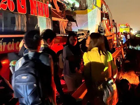Phụ xe kể lại giây phút khi tai nạn xảy ra khiến 3 người tử vong trên cao tốc Vĩnh Hảo – Phan Thiết