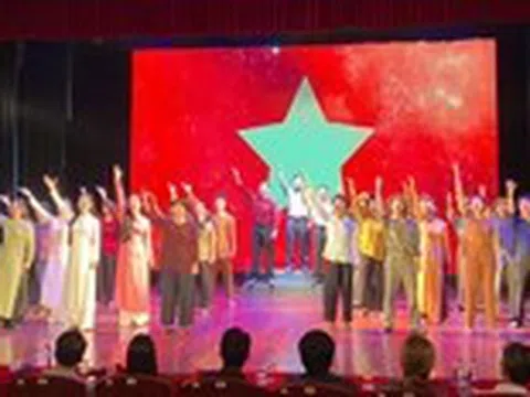 Đạo diễn Hàn Quốc dựng nhạc kịch về Chủ tịch Hồ Chí Minh