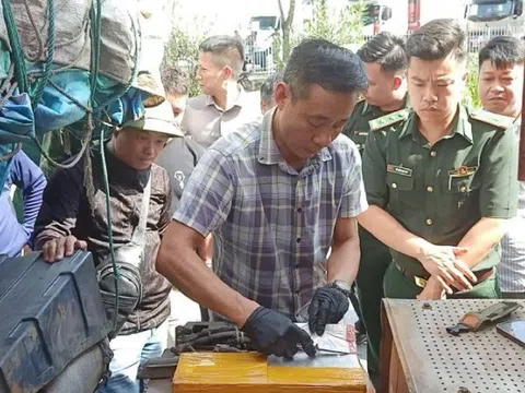 Khám xét một xe chở bạc, bắt Diêu Tuấn Vũ