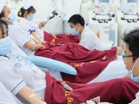 Kho máu giảm, nhiều bệnh viện kêu gọi hiến máu