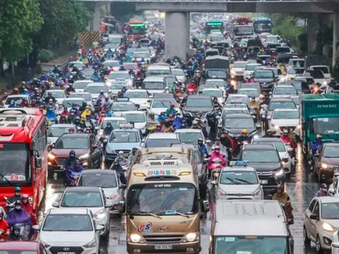 Hà Nội cần làm gì trước khi cấm xe máy chạy xăng trong Vành đai 1?