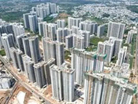 Thị trường nhà ở TP.HCM: Nhà ở xã hội rất thiếu; căn hộ dưới 30 triệu/m² mất hút