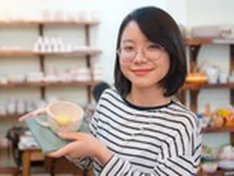 Gen Z tẩn mẩn nặn gốm, chữa lành giữa lòng phố thị