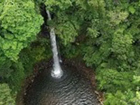 Phát hiện 2 thác nước tự nhiên tuyệt đẹp giữa rừng Quảng Ngãi