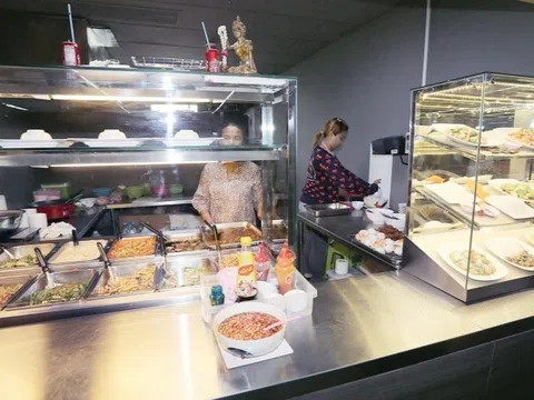 Vụ bánh mì 208.000 đồng ở Nội Bài: Cách các nước ngăn "chặt chém" ở sân bay