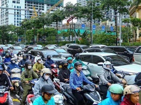 Phân làn xe máy, ô tô có theo vết xe đổ?
