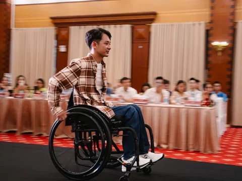 50 người mẫu khuyết tật gây chú ý khi trình diễn thời trang