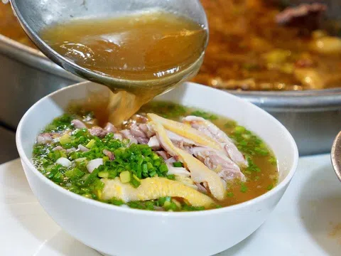 Quán phở gia truyền 65 năm, từng bị chê nhưng 3 lần được Michelin vinh danh