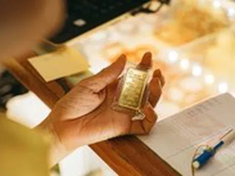 Giá vàng thế giới bất ngờ đi xuống