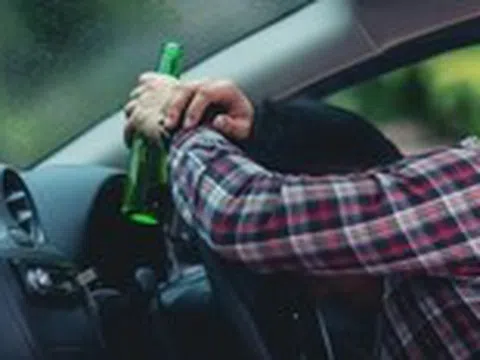 Các nước xử phạt người say rượu lái xe: Phạt tiền tới hàng trăm triệu, người đi cùng cũng liên đới