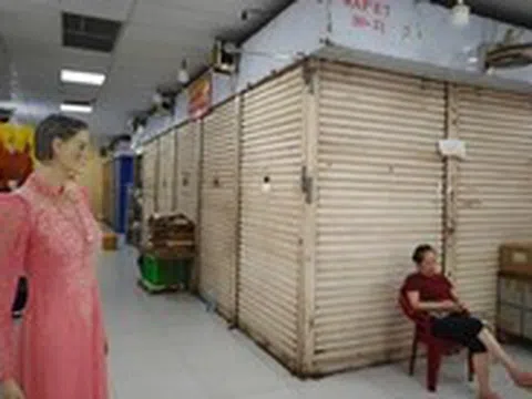 Nhiều chợ tiếng tăm ở TP.HCM đìu hiu như chợ chiều