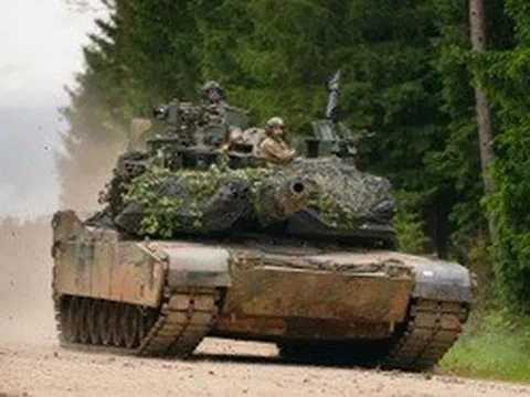 Xe tăng Abrams, tên lửa Patriot đổ về Ukraine