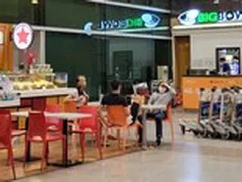 Các công ty ăn uống, dịch vụ phòng chờ ở sân bay báo lãi to