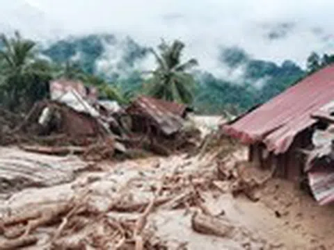Hình ảnh tan hoang tại xã Mỹ Lý sau lũ dữ