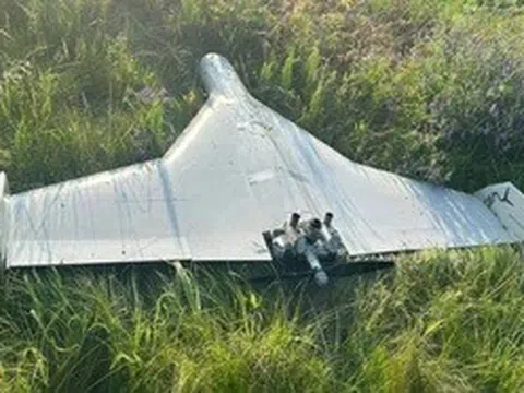Sát thủ không chiến mới của Nga: Mồi bẫy hay "bộ não của bầy UAV"?