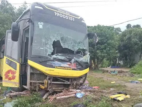 Vụ tai nạn xe khách ở Hà Tĩnh đã 10 người tử vong: Bộ y tế chỉ đạo khẩn