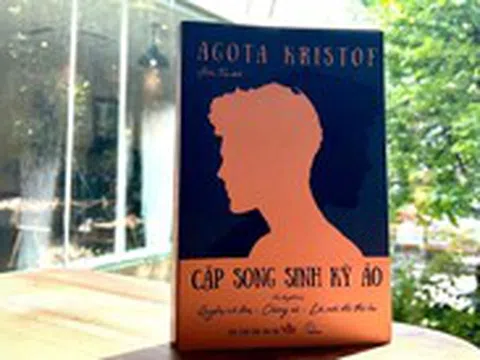 Cặp song sinh kỳ ảo: Khi những thứ bình thường cũng thành kỳ quái