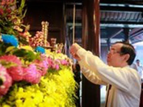 Lãnh đạo TP.HCM dâng hương tưởng niệm các anh hùng liệt sĩ tại Côn Đảo