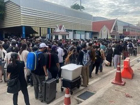 Hơn 30.000 lao động Campuchia hồi hương từ Thái Lan giữa xung đột