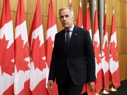 Mỹ tăng thuế đối ứng với Canada lên 35%