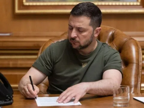 Ông Zelensky đảo ngược luật gây tranh cãi sau một tuần ban hành