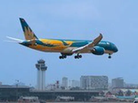 Vietnam Airlines lãi kỷ lục nửa đầu năm, nợ vẫn 'nhức đầu'?