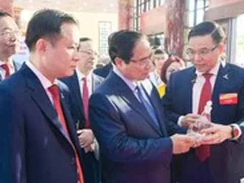 'Lịch sử đặt chúng ta vào cuộc đối đầu chưa từng có tiền lệ', và cách Petrovietnam 'vượt bão'