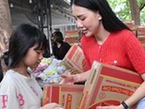 Nhiều hoa hậu, á hậu 'góp lửa' sưởi ấm trẻ em bị ảnh hưởng bởi HIV/AIDS